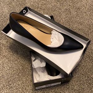 Brand new Naturalizer kitten heels!